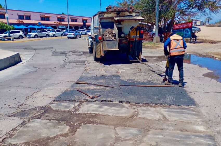  Sin parar trabajos de bacheo en Mazatlán