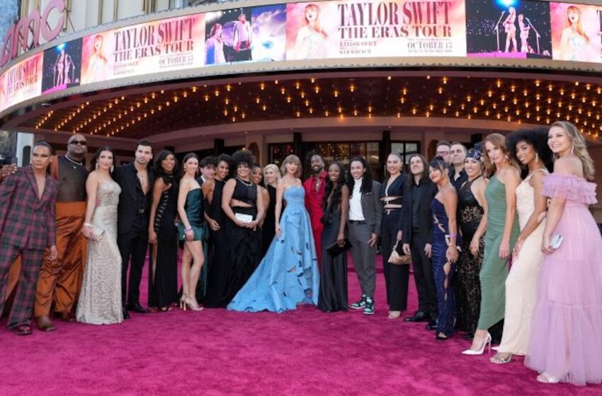  Taylor Swift asiste al estreno de su  película ‘Eras Tour’ en Los Ángeles