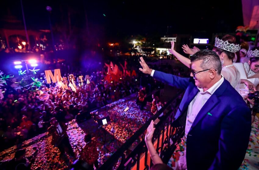  Édgar González recibe a la corte real y candidatos del Carnaval Mazatlán 2024