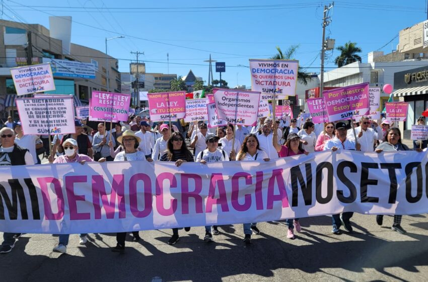  En defensa de la democracia, miles de ciudadanos marcharon este domingo