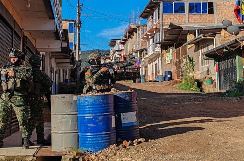  Ministro de Defensa de Colombia anuncia presencia militar permanente en El Plateado, Cauca