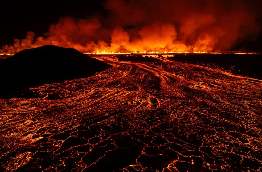  Un volcán de Islandia entra en erupción por séptima vez en un año