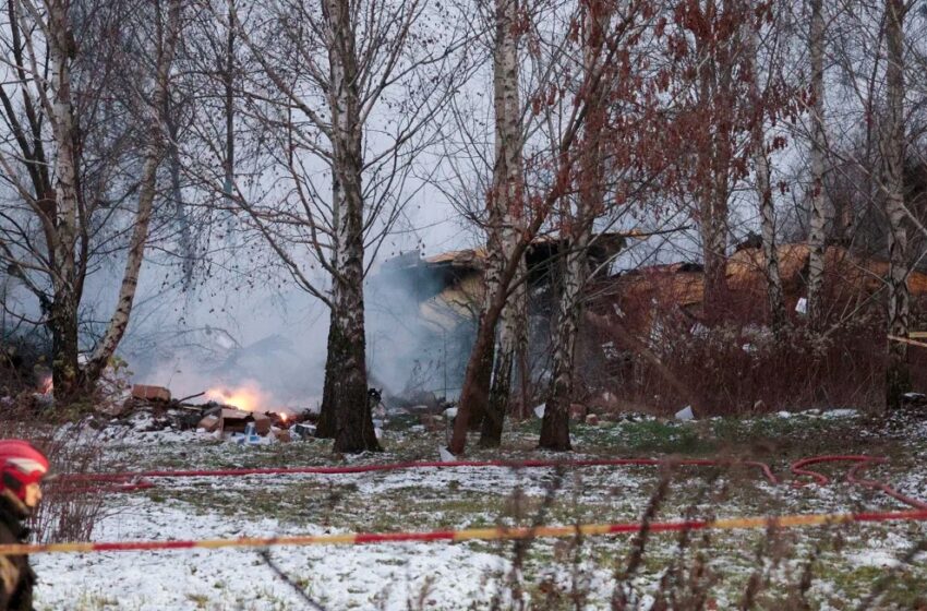  Un tripulante murió y tres sobrevivieron al estrellarse un avión de carga cerca del aeropuerto de Vilna
