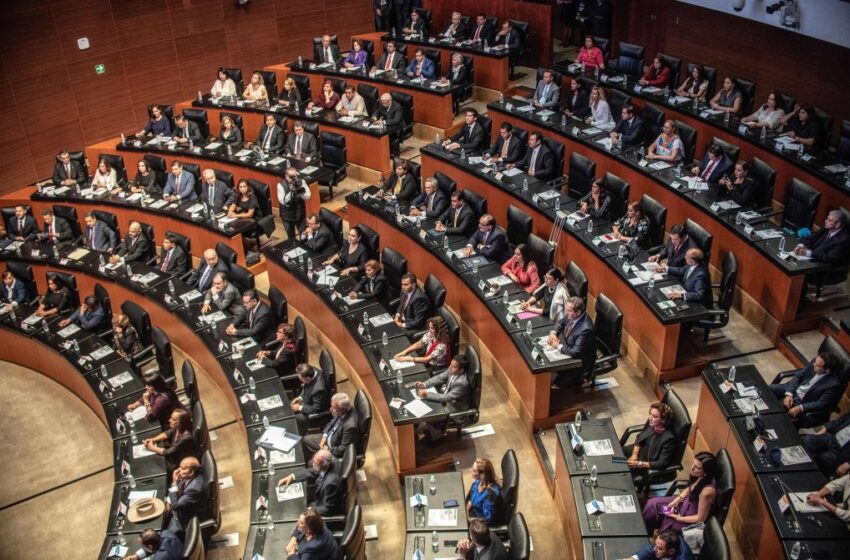  Senado de México aprueba reforma constitucional que permite la eliminación de siete órganos autónomos