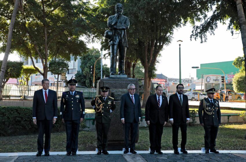  Rocha Moya encabeza la ceremonia del 114 aniversario del Inicio de la Revolución Mexicana