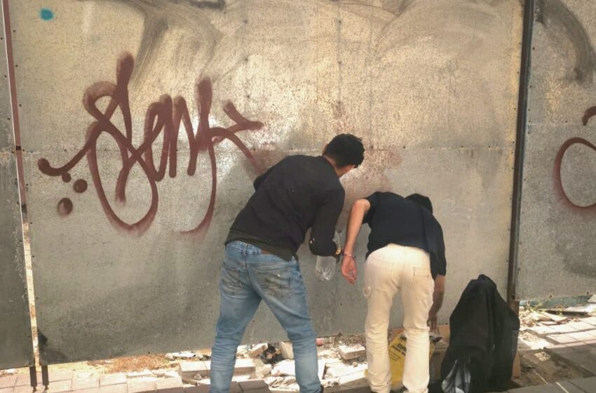  Policías Municipales detienen a dos personas señaladas de causar daños (grafitis) en la vía pública