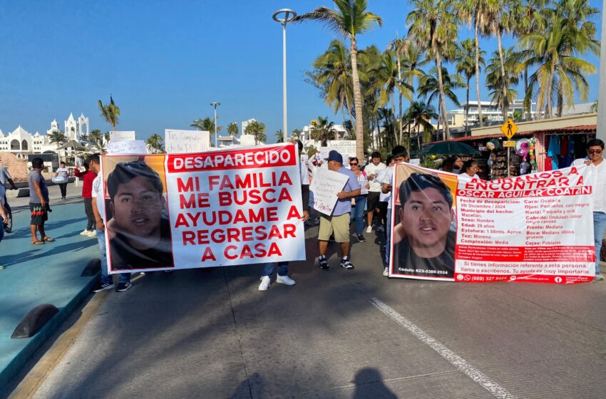  Con protesta pacífica piden apoyo a las autoridades para encontrar a Óscar Aguilar