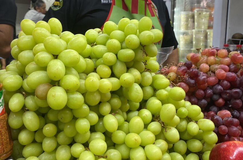  Por rituales de Año Nuevo se dispara el costo de las uvas