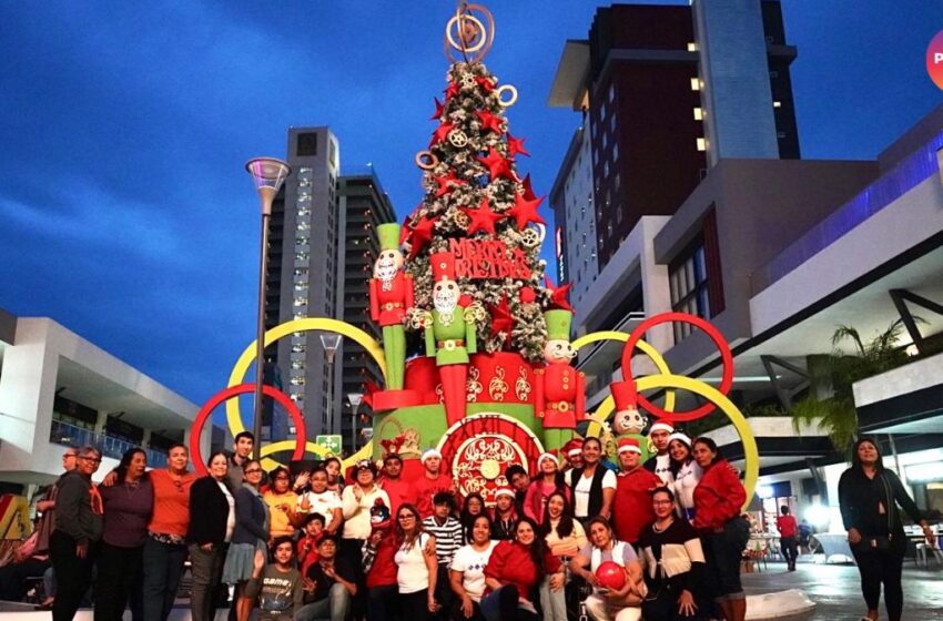  Fundación Grupo ARHE e Isla Tres City Center encienden la Navidad con inclusión