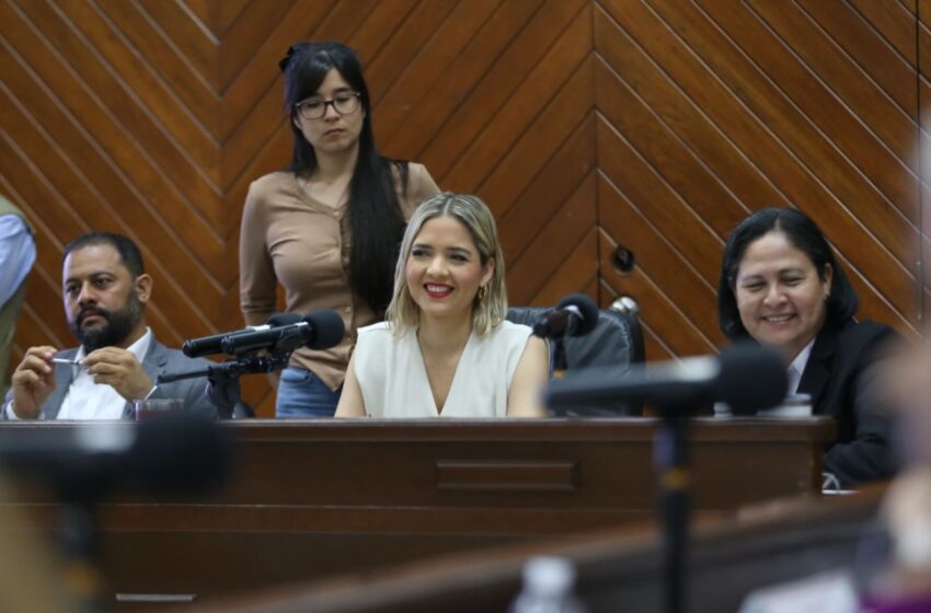  Cabildo de Mazatlán exonera impuestos para familias en proceso de escrituración