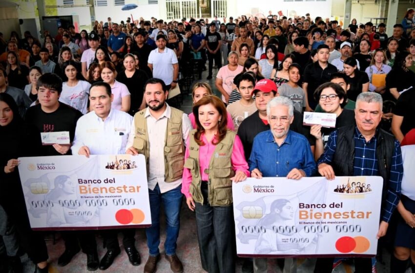  Comienza la UAS la entrega de tarjetas bancarias del programa de Beca Universal “Benito Juárez” en la Preparatoria Dr. Salvador Allende