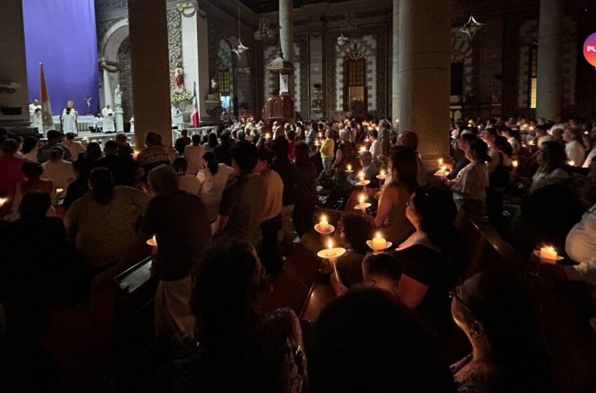  Celebran feligreses resurrección de Jesús y la última misa del Triduo Pascual