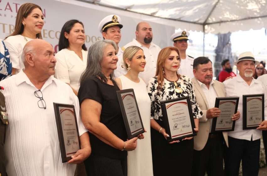  Por su trayectoria profesional, Estrella Palacios reconoce a cinco maestras y maestros