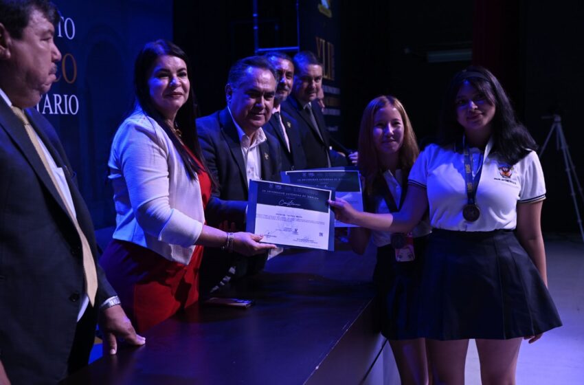  *Reconoce la UAS excelencia académica de 140 estudiantes de Preparatoria.*