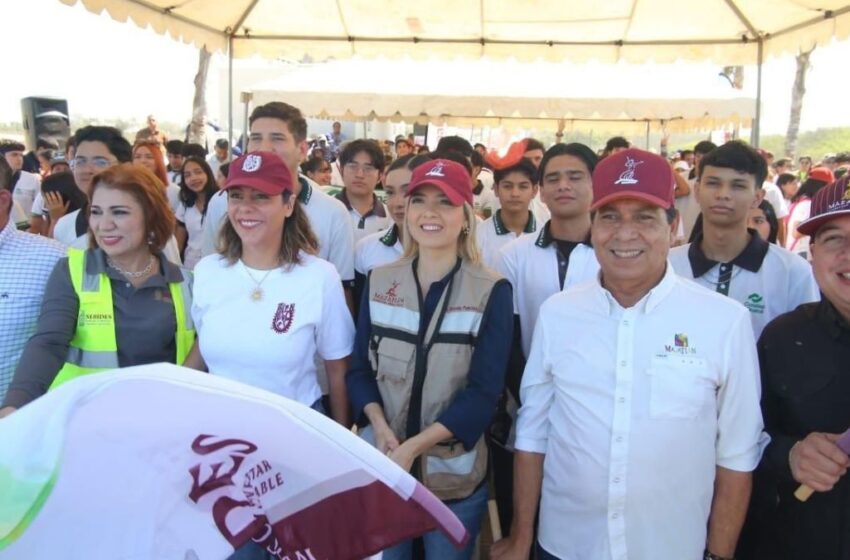  En Mazatlán van Juntos por una playa limpia 