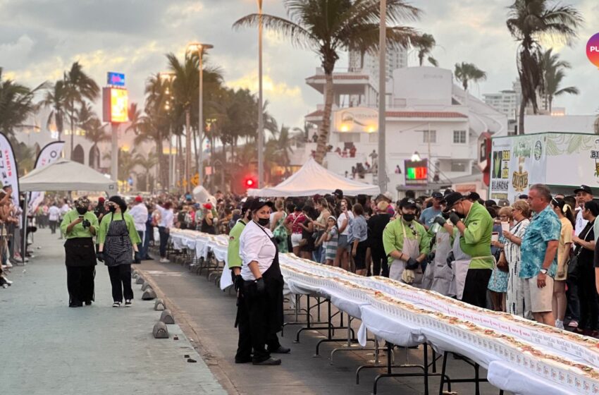  Mazatlán tiene un nuevo Récord Guinness: ¡El sashimi más grande del mundo!