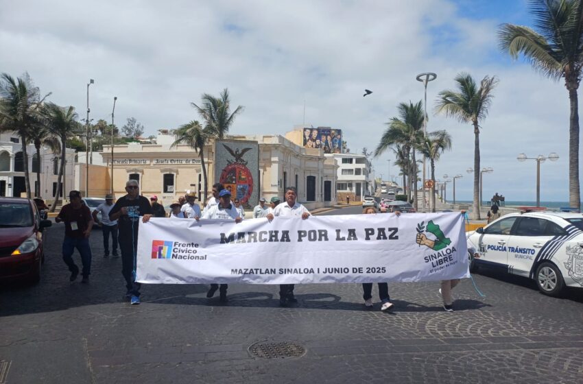  Ciudadanos marchan por la paz en Mazatlán, Sinaloa