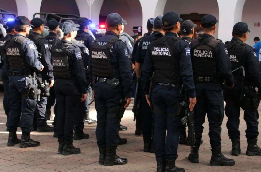  Detienen a 7 elementos de la Policía Municipal en Culiacán