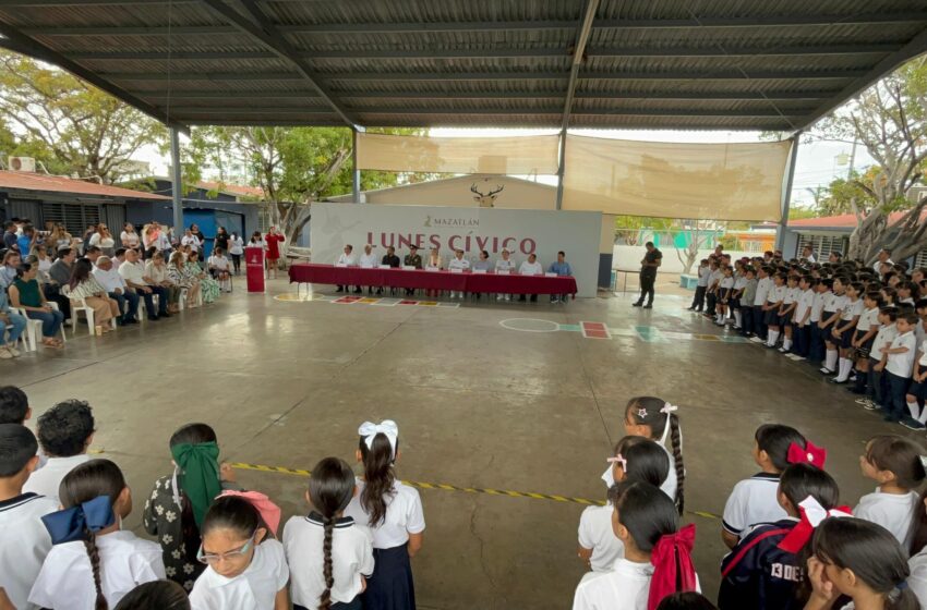  Celebran Lunes Cívico en la Escuela Primaria “13 de Septiembre”