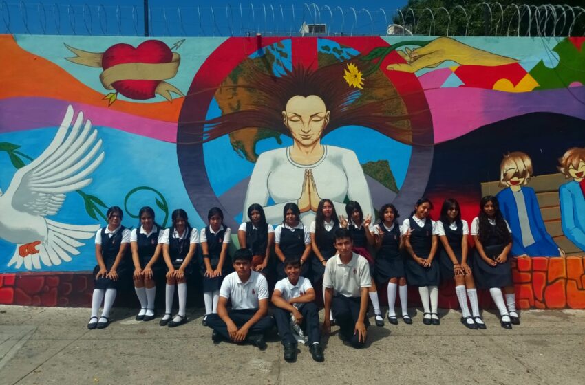 Alumnos de secundaria Miguel Hidalgo, pintan murales para el apoyo a las actividades de aprendizaje