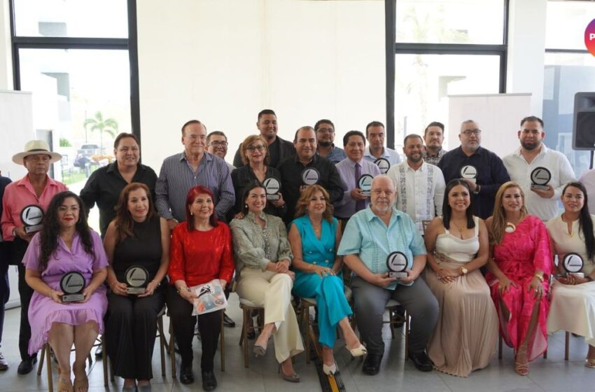  ¡Ellos son la noticia! Periodistas sinaloenses reconocen a sus colegas  