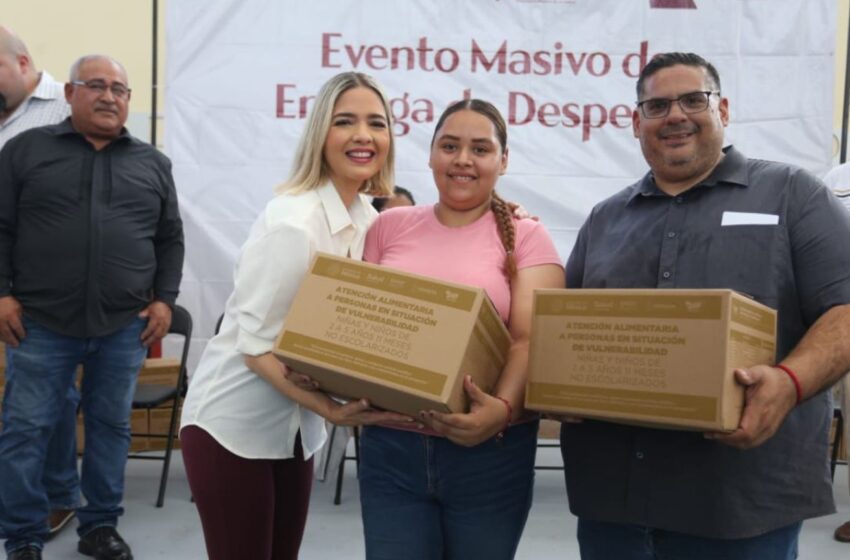  Despensas con productos básicos llegan a familias necesitadas