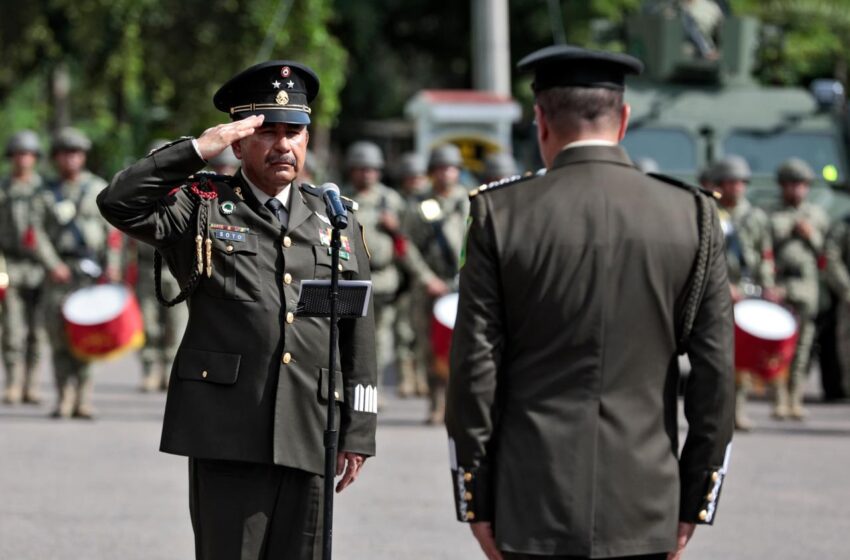Asiste Gobernador Rocha a toma de protesta de nuevo Comandante de Novena Zona Militar