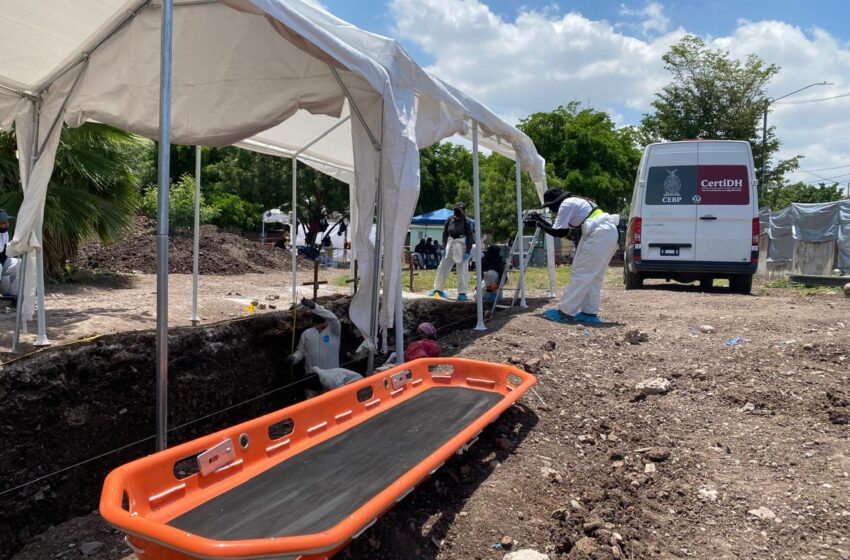 Avanza exhumación digna en Culiacán: trasladan 11 cuerpos más desde fosa común al Centro de Identificación Humana
