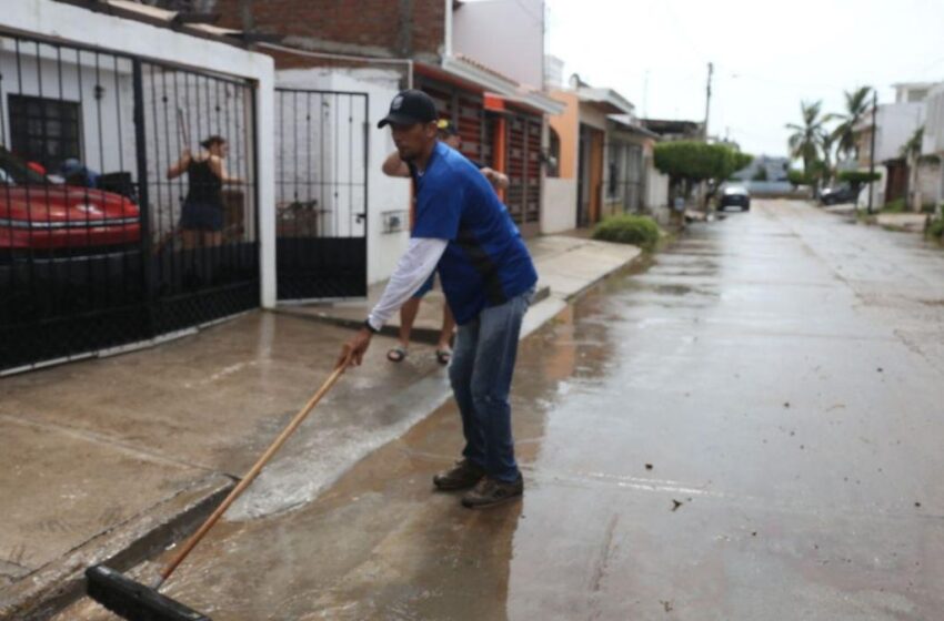 Familias afectadas por inundaciones en Mazatlán: Rocha Moya anuncia apoyos inmediatos